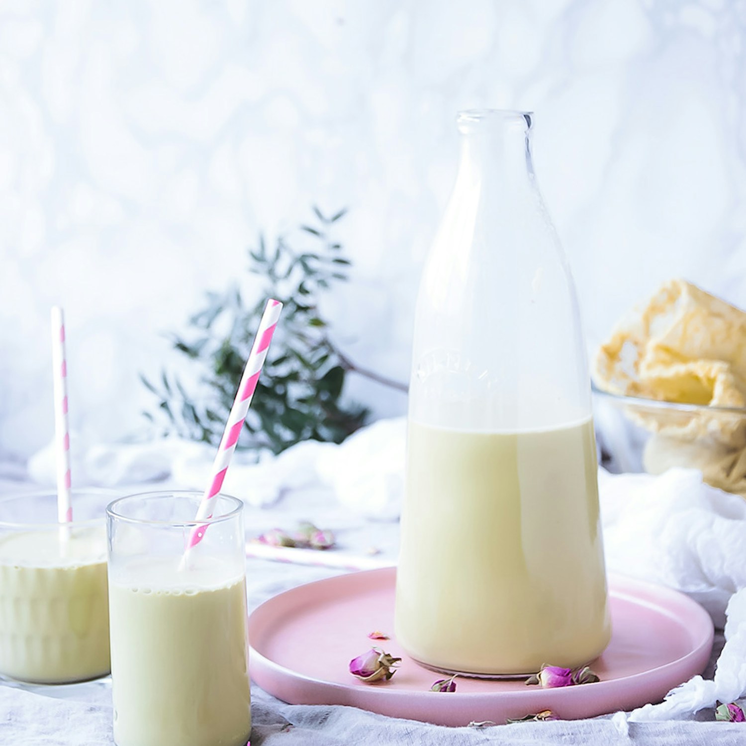 Almond and Pistachio Mylk, with Cardamon and Rose